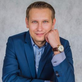 Александр Деманов