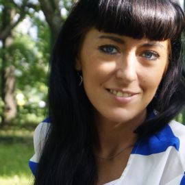 Елена Cтолярова