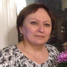 Нина Акопян