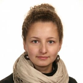 Анна Попова